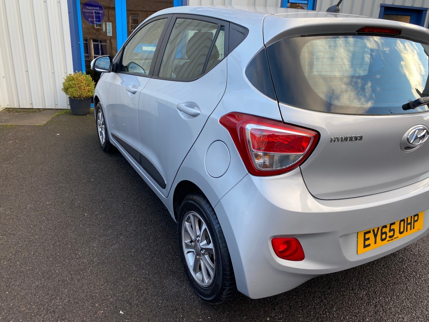 Used Hyundai i10 2015 for sale - 76404472: Photo 10