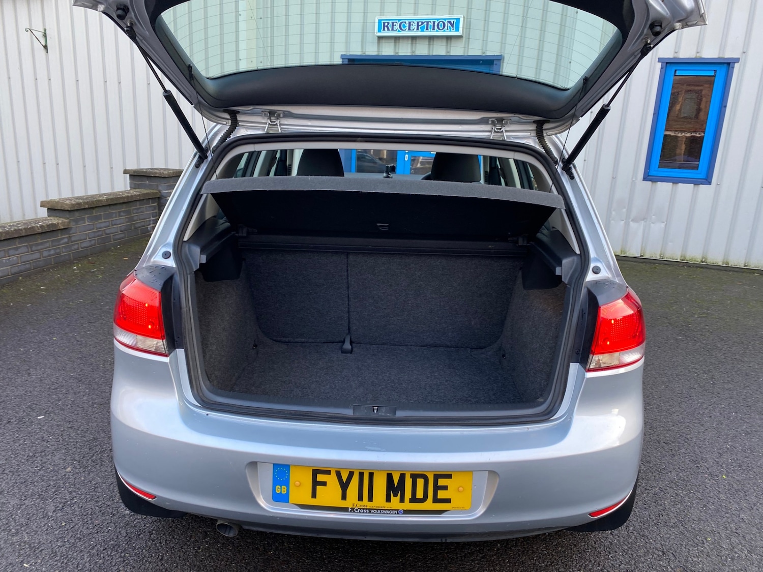 Used Volkswagen Golf 2011 for sale - 77353635: Photo 9