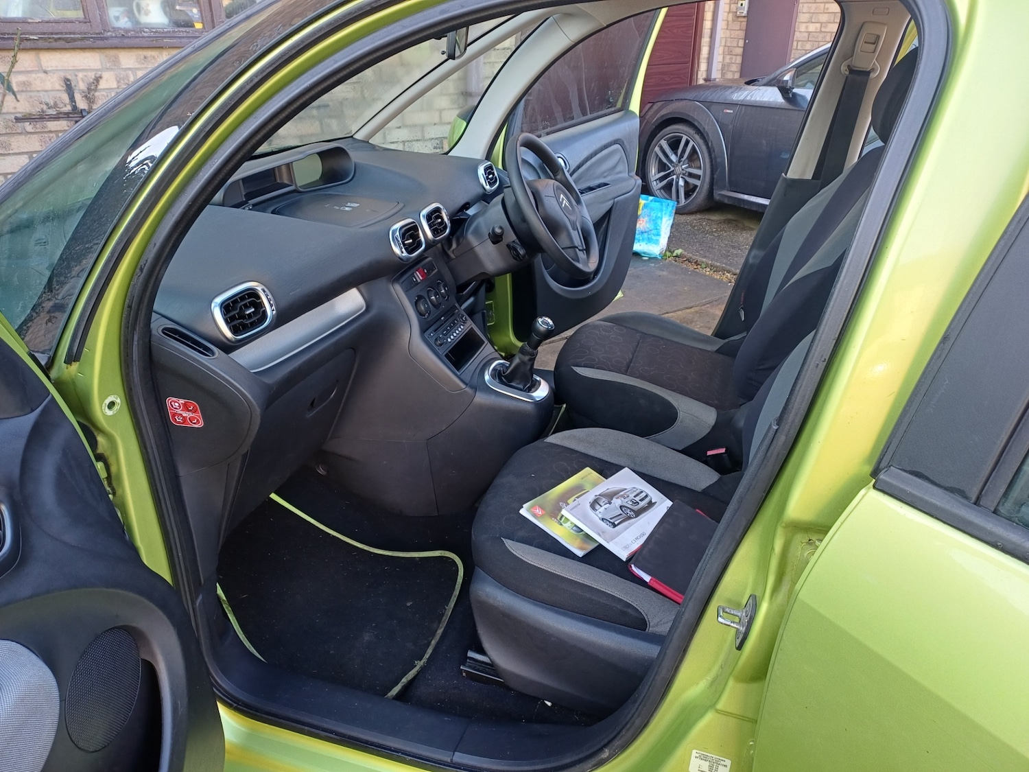 Used Citroen C3 Picasso 2010 for sale - 77350762: Photo 9