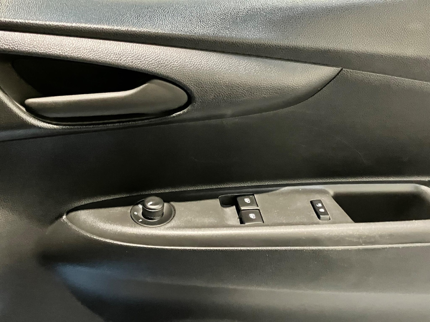 Used Vauxhall Viva 2015 for sale - 76597023: Photo 29