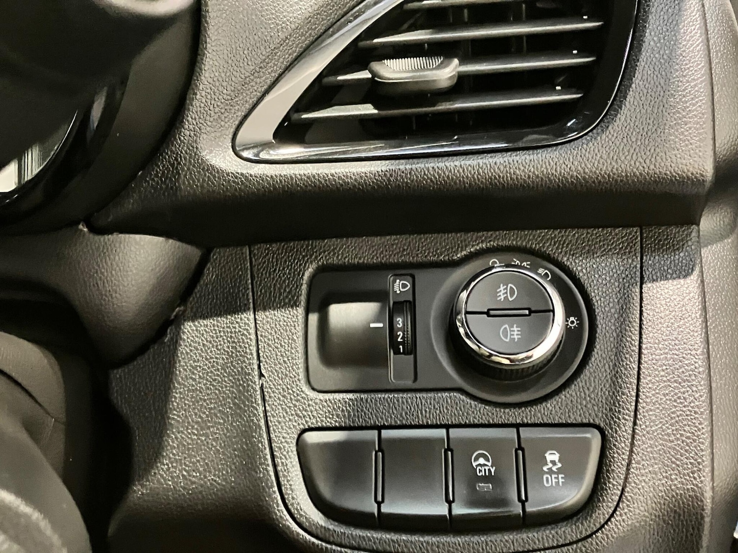 Used Vauxhall Viva 2015 for sale - 76597023: Photo 30