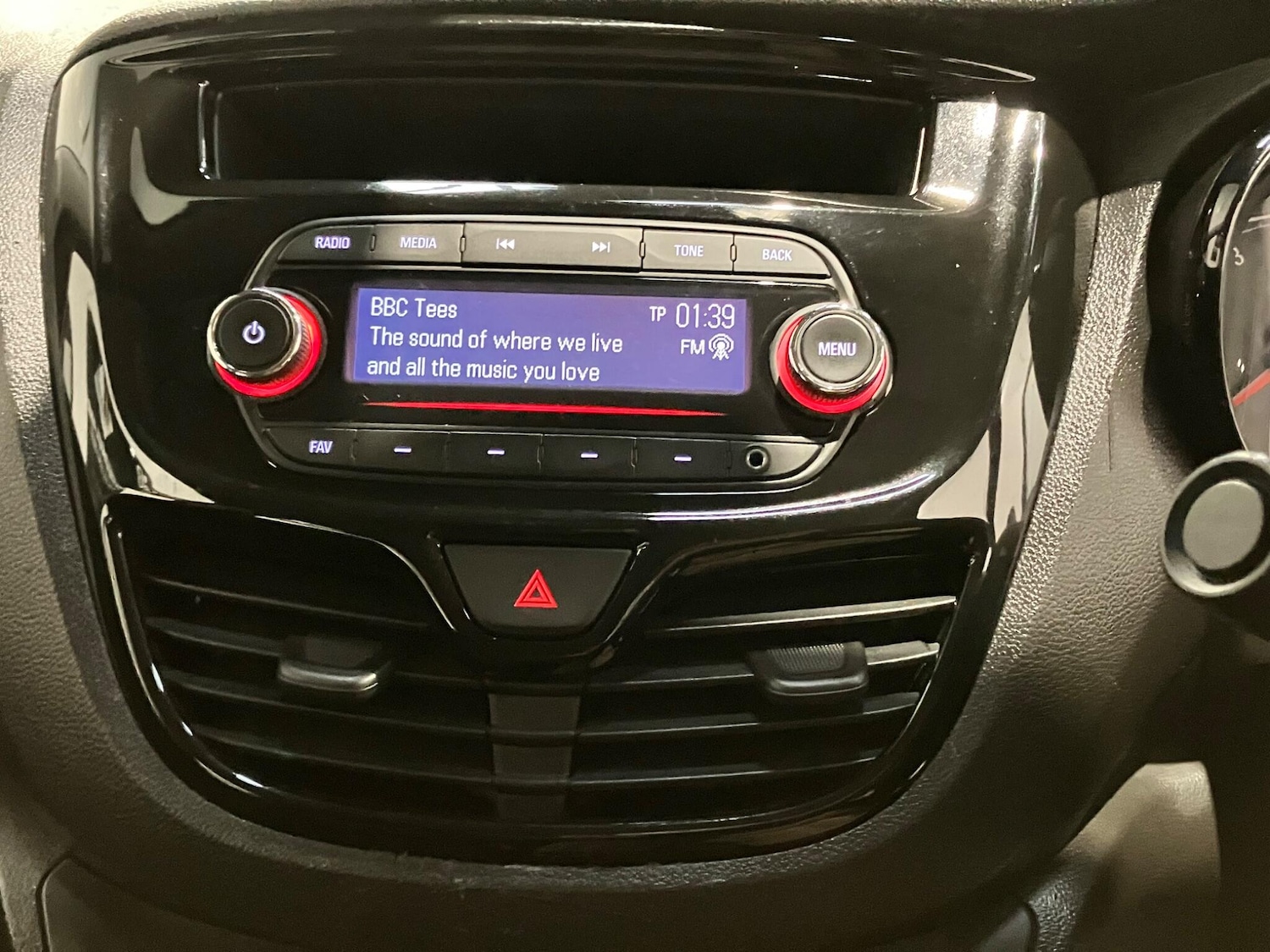 Used Vauxhall Viva 2015 for sale - 76597023: Photo 34