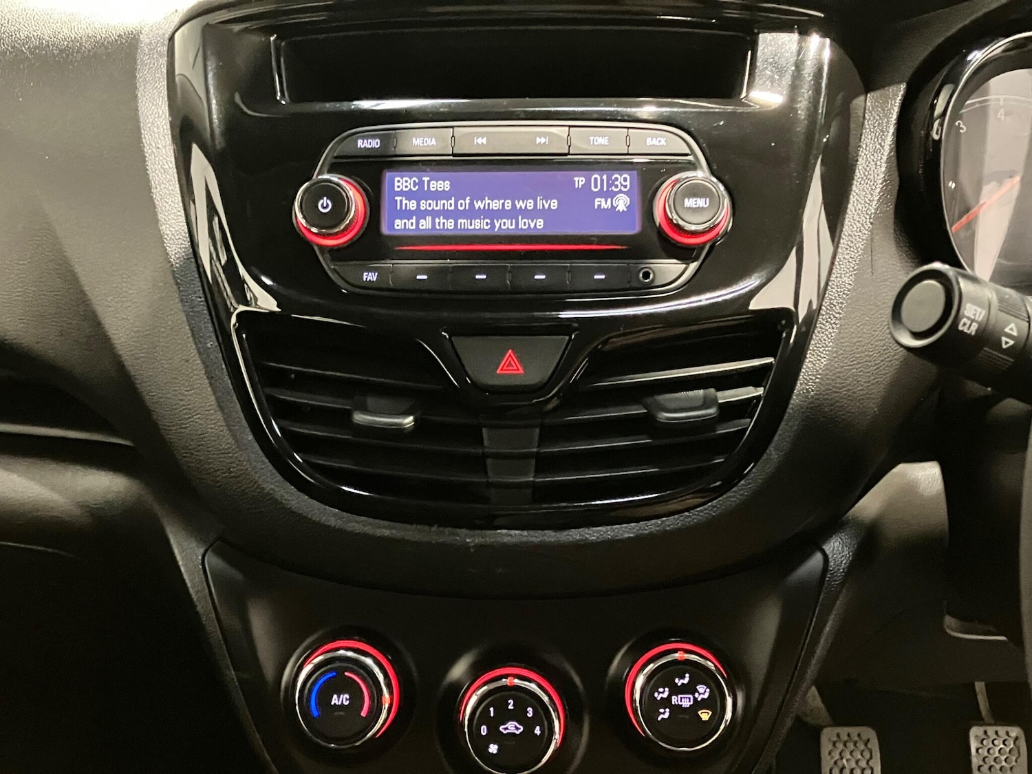 Used Vauxhall Viva 2015 for sale - 76597023: Photo 35