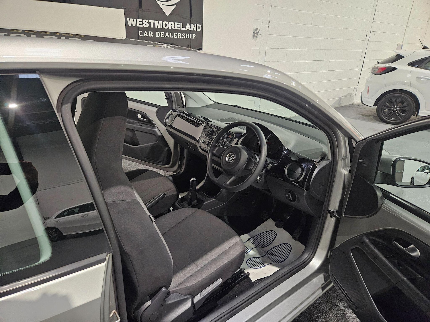 Used Volkswagen up! 2014 for sale - 76936377: Photo 29