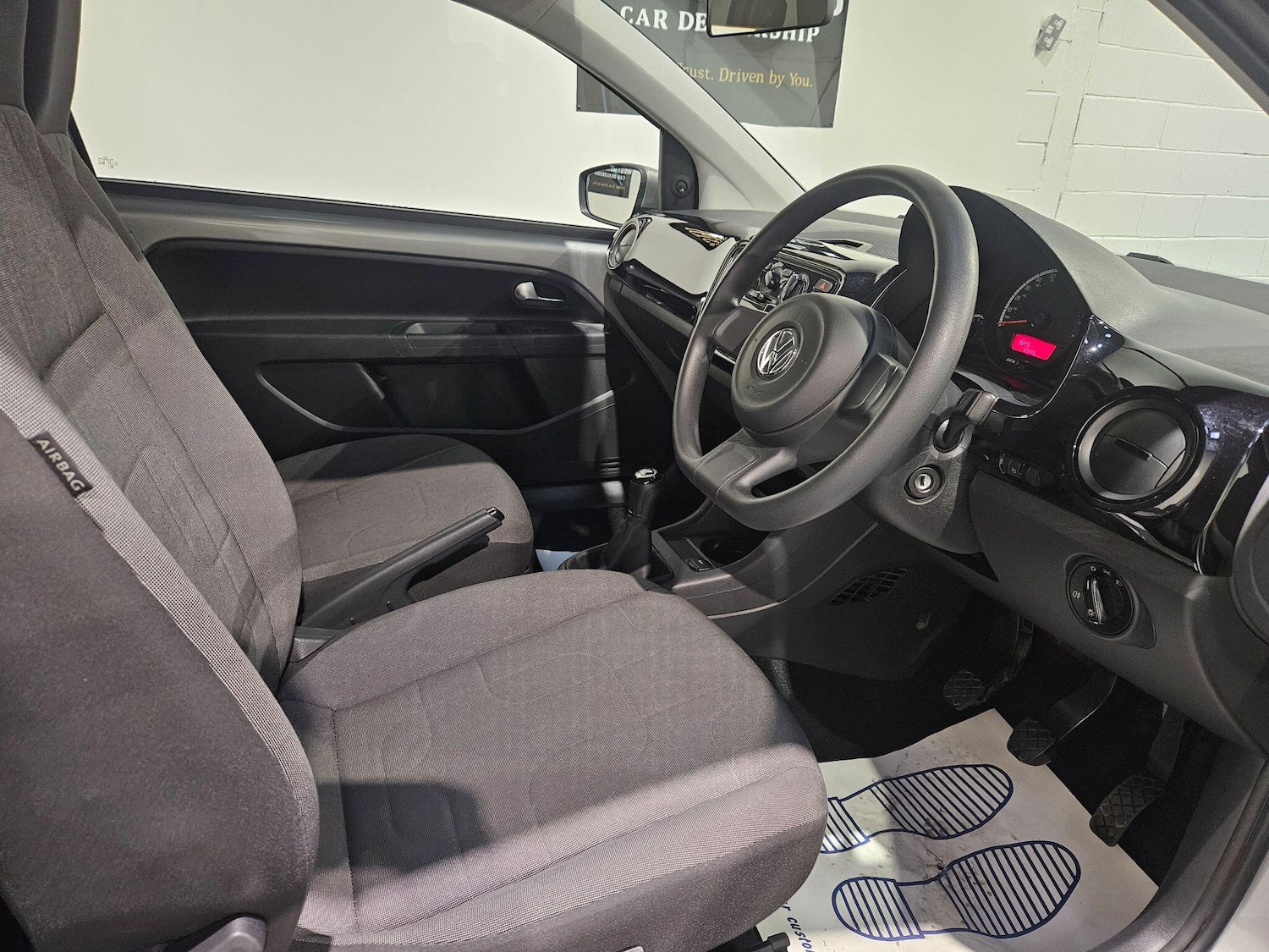 Used Volkswagen up! 2014 for sale - 76936377: Photo 31