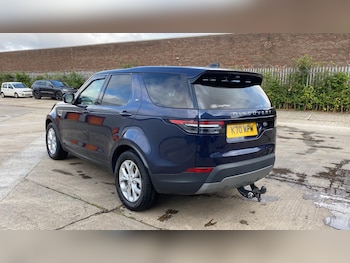 Used Land Rover Discovery 2018 for sale - 79324767: Photo
