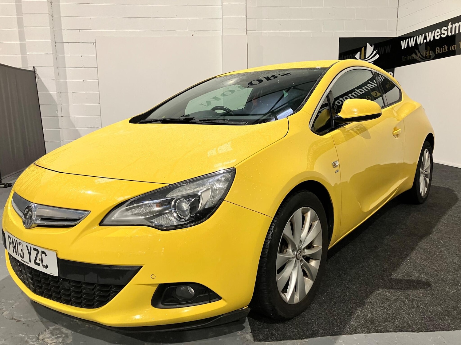 Used Vauxhall Astra GTC 2013 for sale - 77191436: Photo 2
