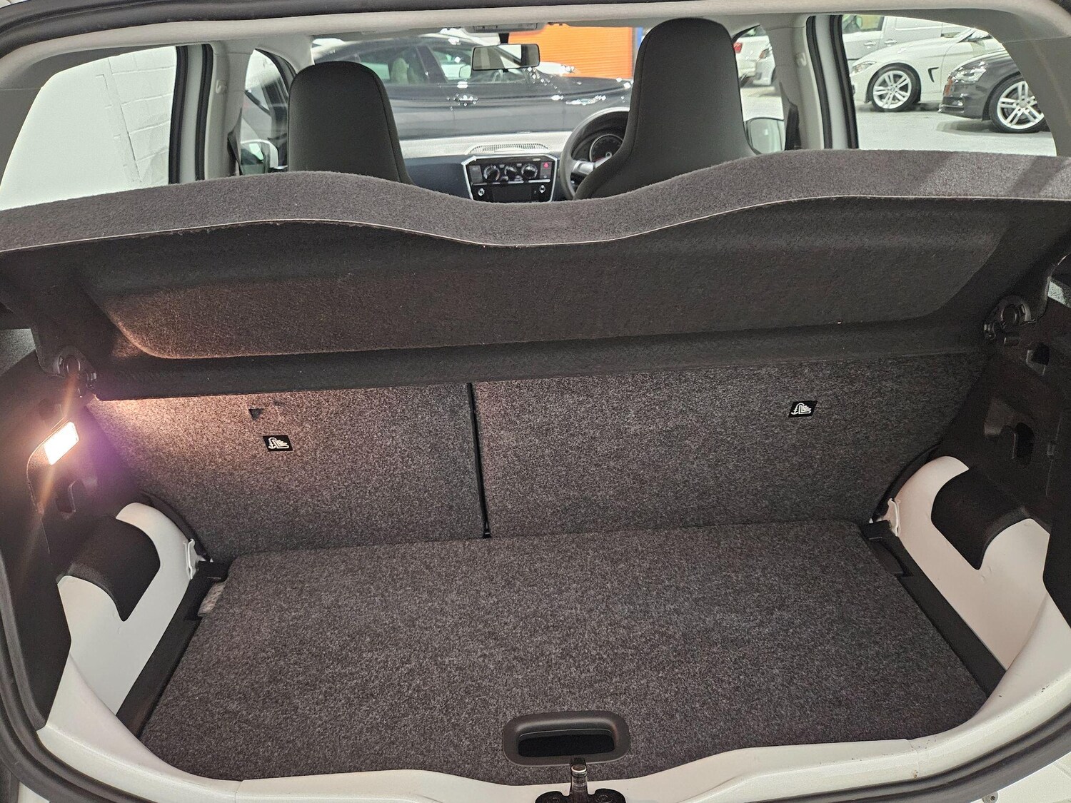 Used Volkswagen up! 2018 for sale - 76413372: Photo 17