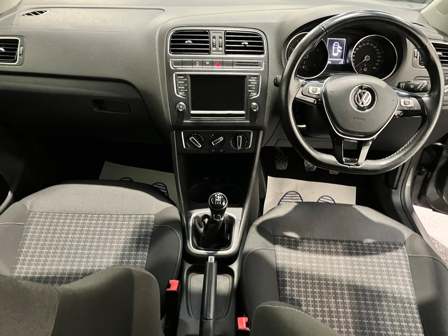 Used Volkswagen Polo 2015 for sale - 76550565: Photo 16