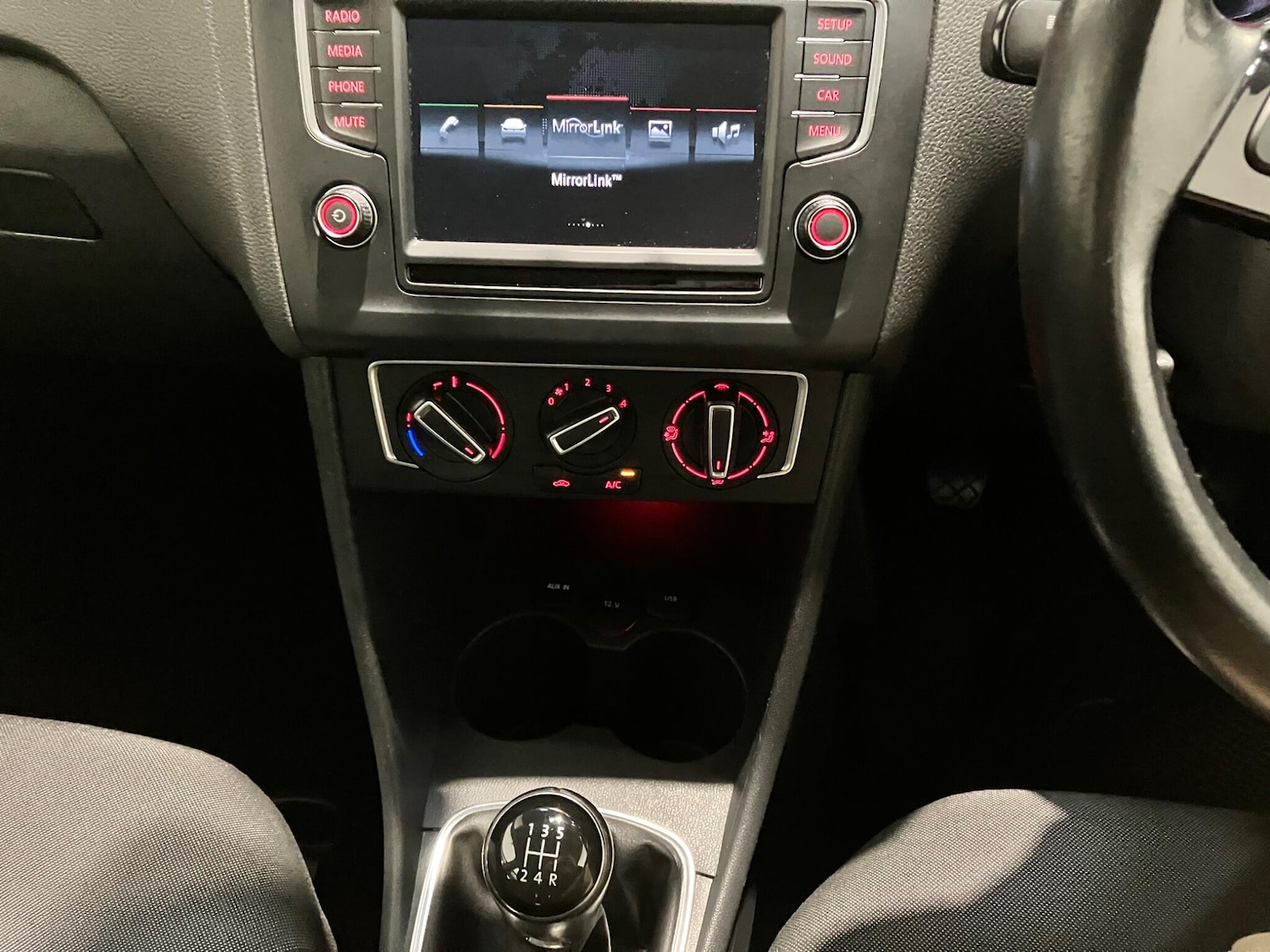 Used Volkswagen Polo 2015 for sale - 76550565: Photo 25