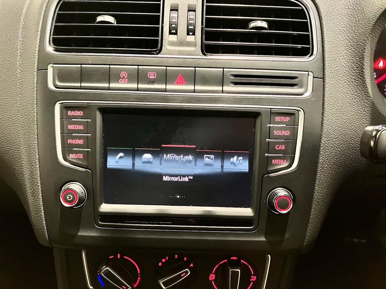 Used Volkswagen Polo 2015 for sale - 76550565: Photo 26