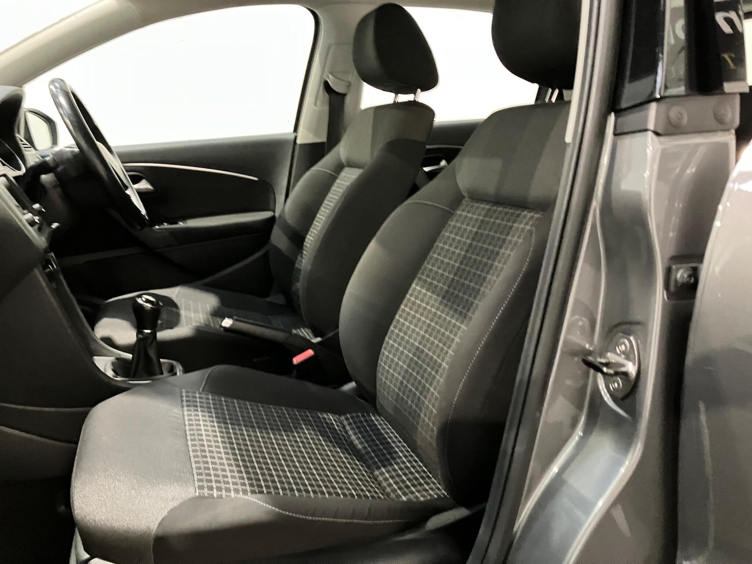 Used Volkswagen Polo 2015 for sale - 76550565: Photo 29