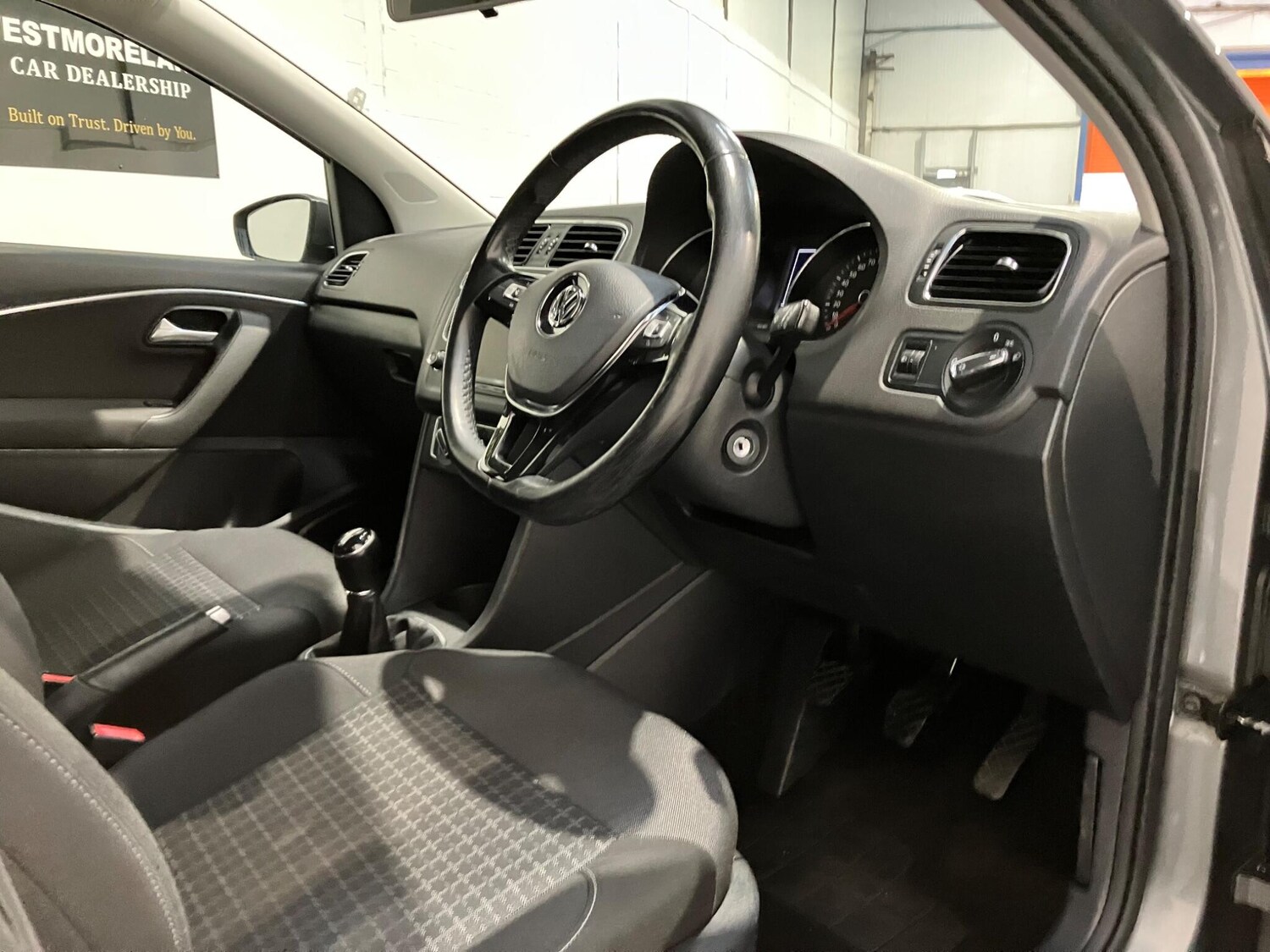 Used Volkswagen Polo 2015 for sale - 76550565: Photo 34