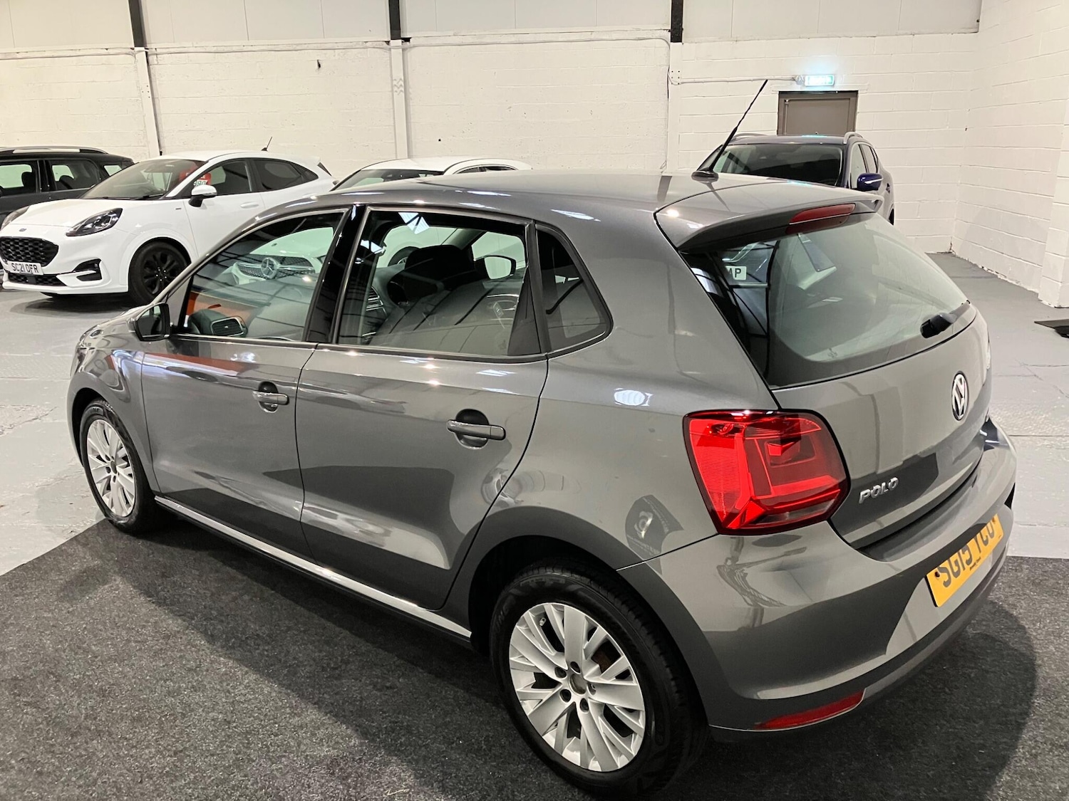 Used Volkswagen Polo 2015 for sale - 76550565: Photo 4