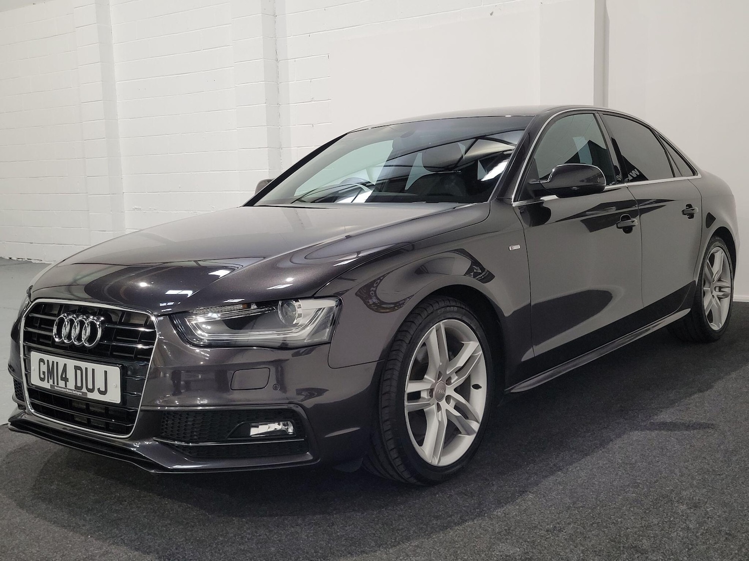 Used Audi A4 2014 for sale - 76413381: Photo 3