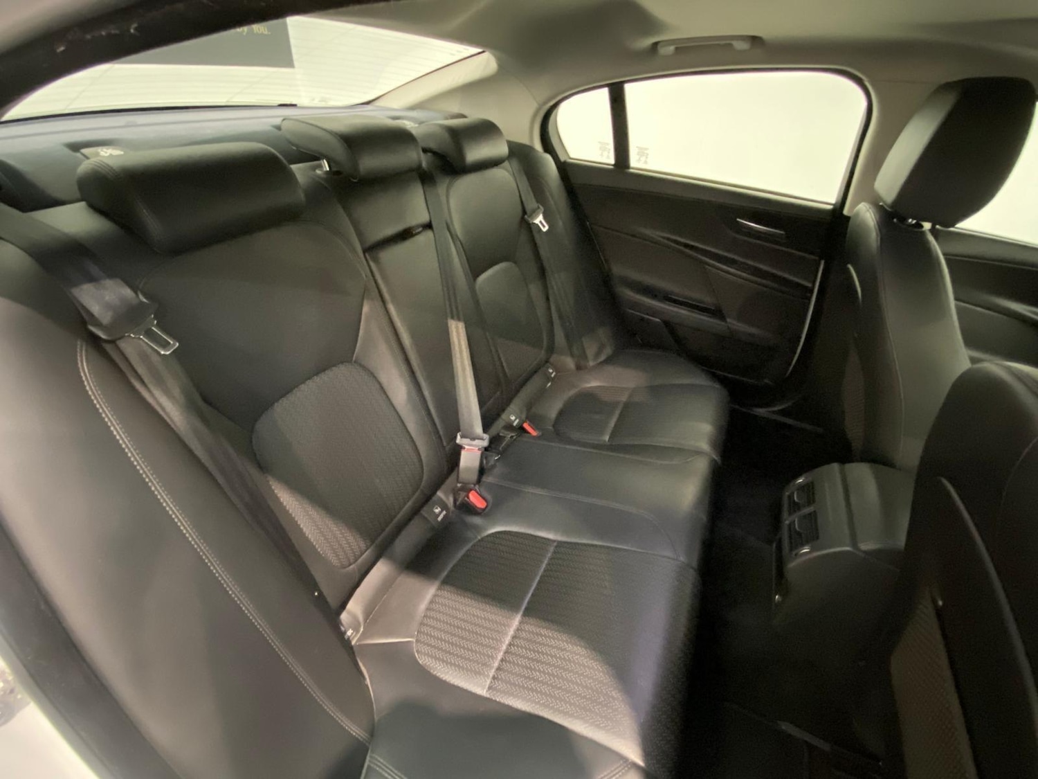 Used Jaguar XE 2015 for sale - 78157471: Photo 15