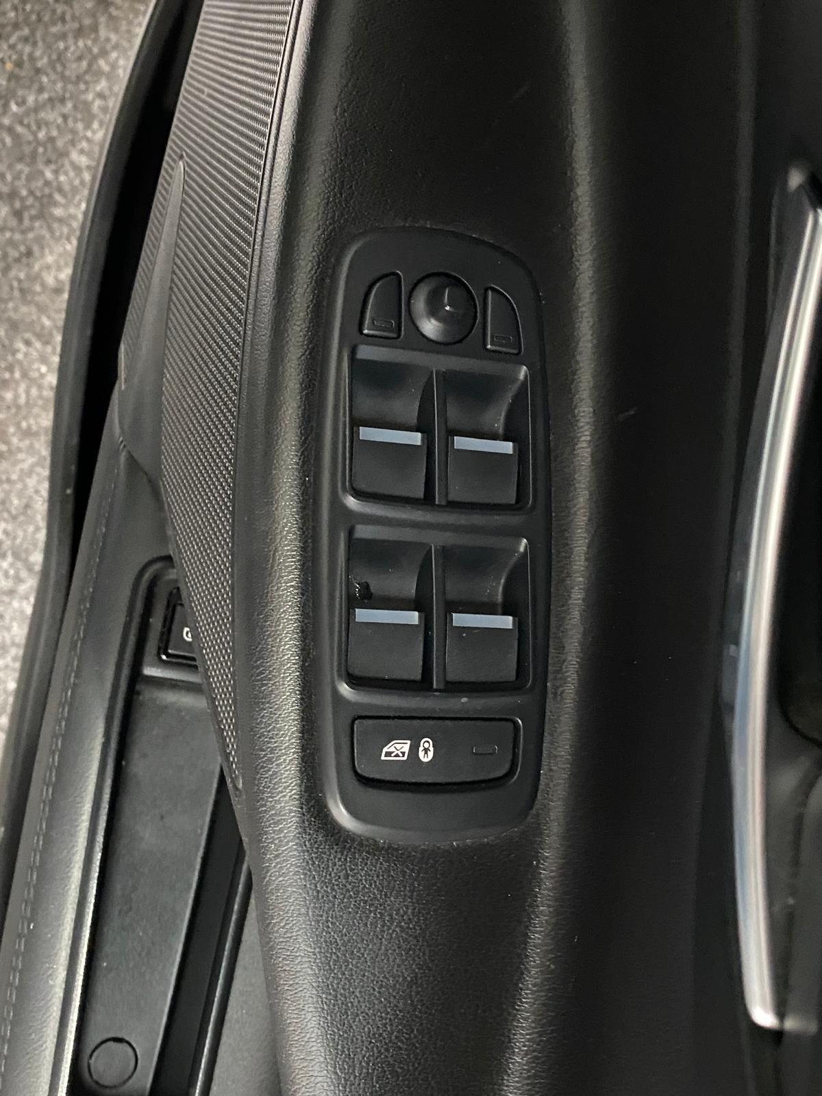 Used Jaguar XE 2015 for sale - 78157471: Photo 17