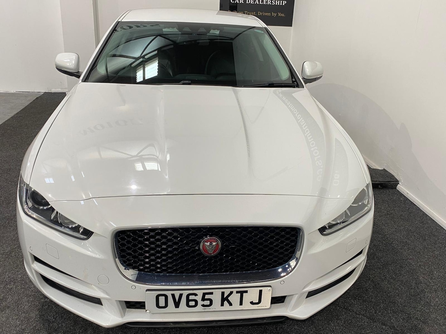 Used Jaguar XE 2015 for sale - 78157471: Photo 2
