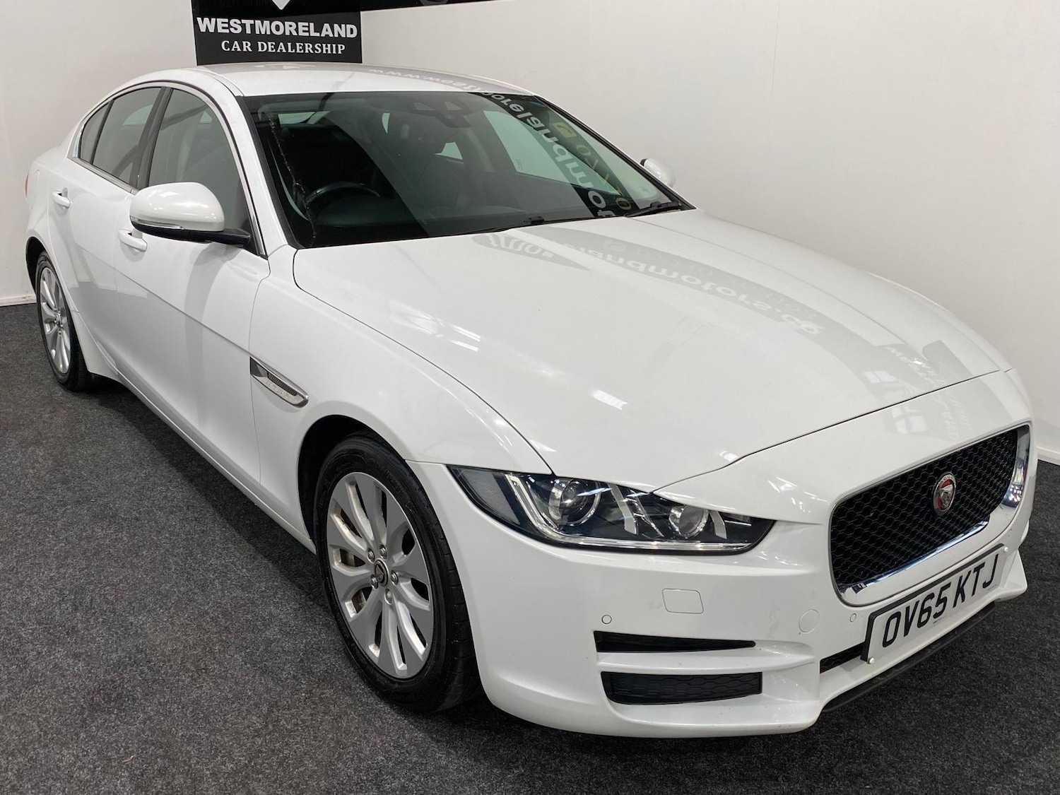 Used Jaguar XE 2015 for sale - 78157471: Photo 4