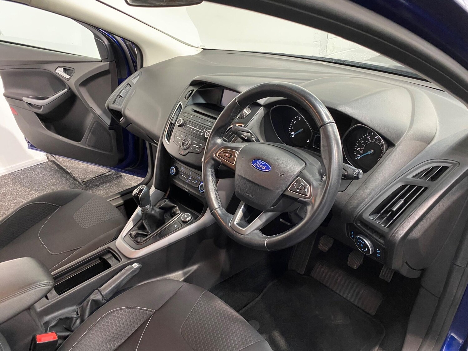 Used Ford Focus 2015 for sale - 77695937: Photo 9