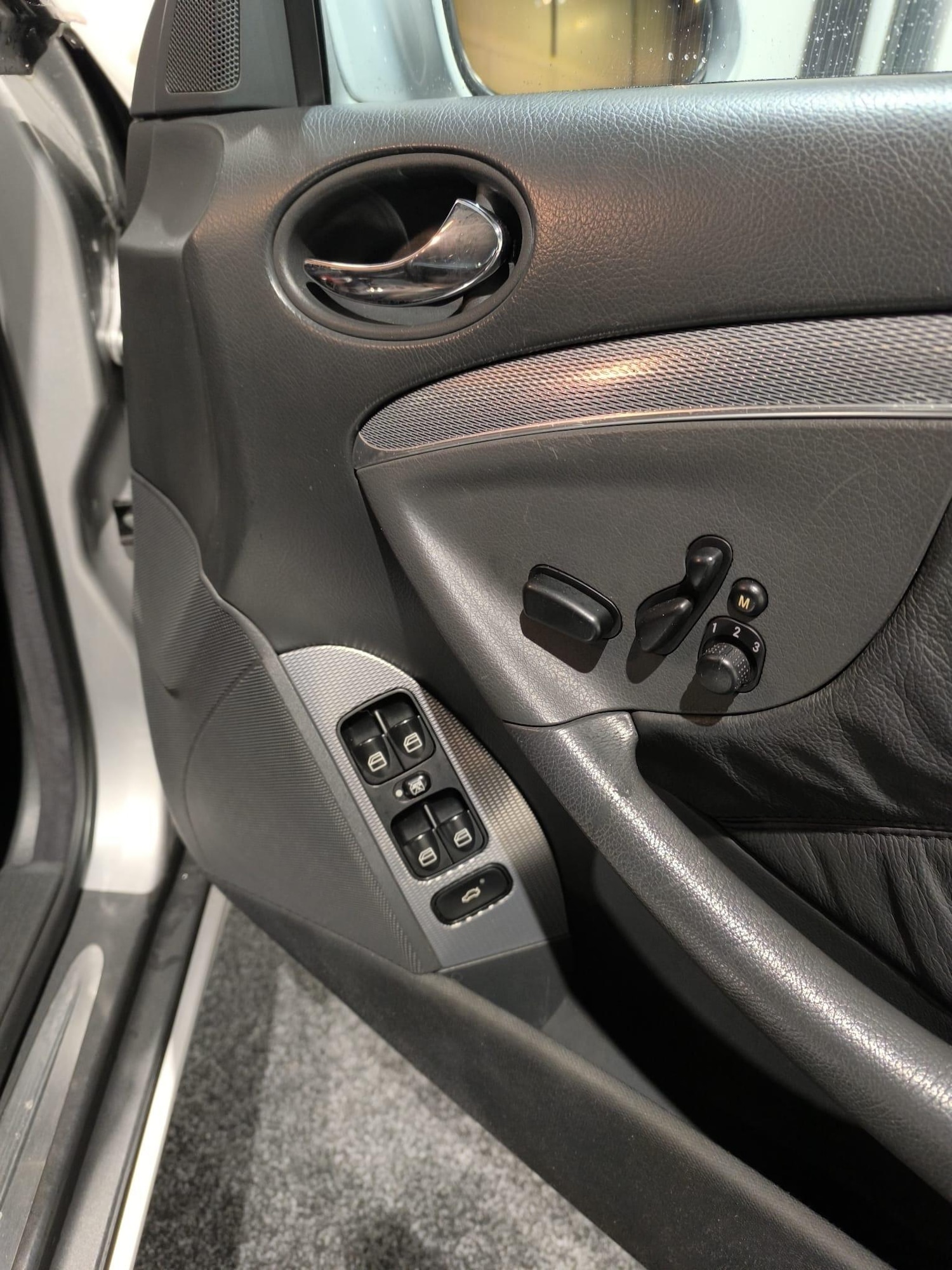 Used Mercedes-Benz CLK 2003 for sale - 77016179: Photo 9