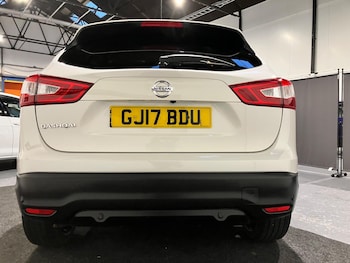 Used Nissan Qashqai 2017 for sale - 76765569: Photo