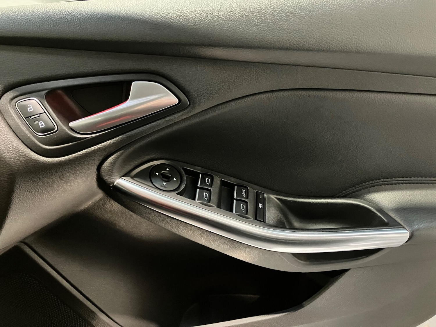 Used Ford Focus for sale - 76728741: Photo 25