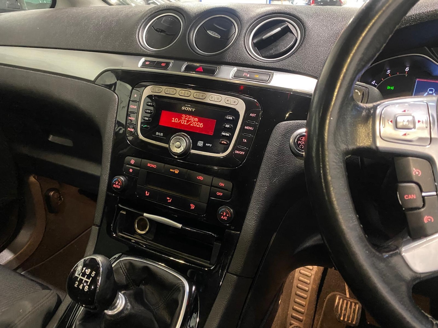 Used Ford S-Max 2015 for sale - 77191437: Photo 5