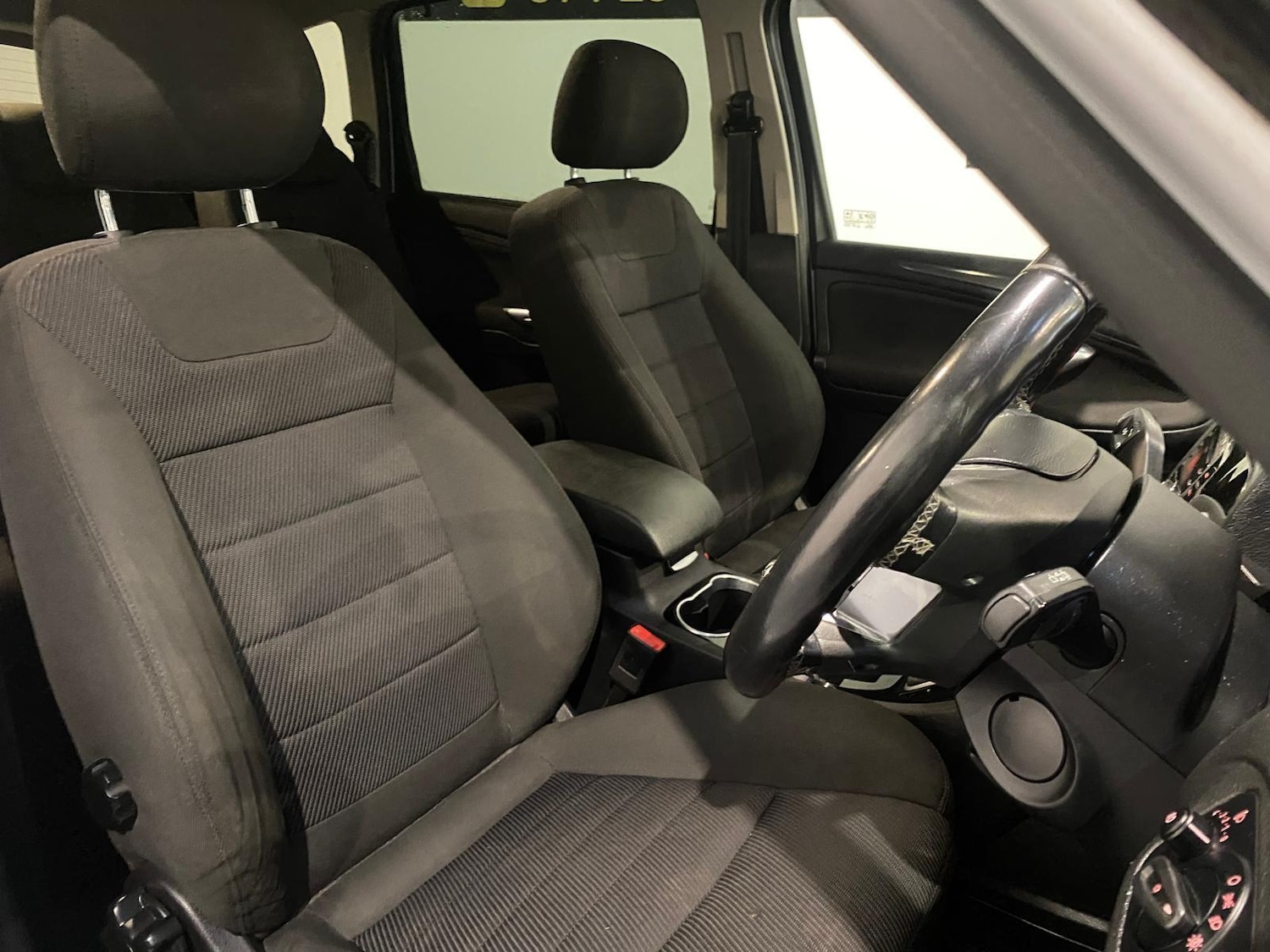 Used Ford S-Max 2015 for sale - 77191437: Photo 6