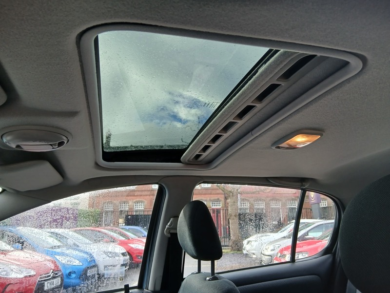 Used Toyota Yaris 2004 for sale - 77584226: Photo 12