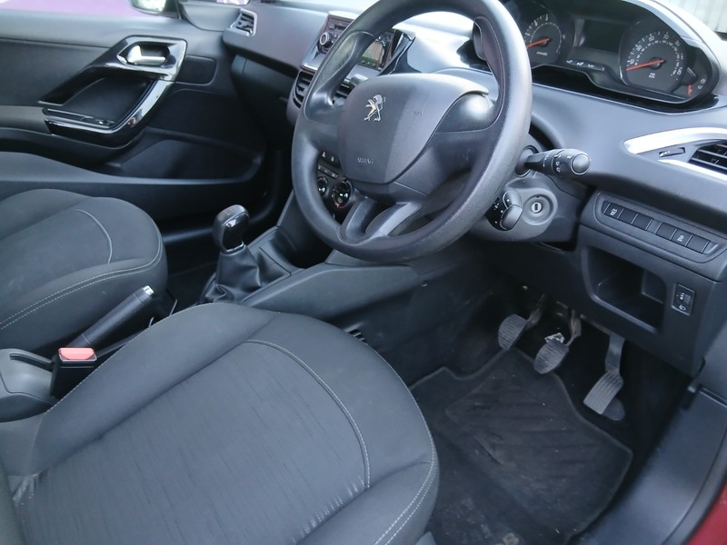 Used Peugeot 208 2015 for sale - 76821393: Photo 17