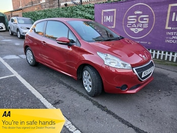 Used Peugeot 208 2015 for sale - 76821393: Photo