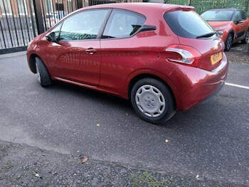 Used Peugeot 208 2015 for sale - 76821393: Photo