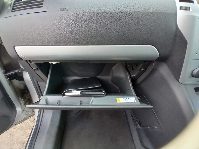 Used Vauxhall Zafira 2010 for sale - 77535661: Photo 17