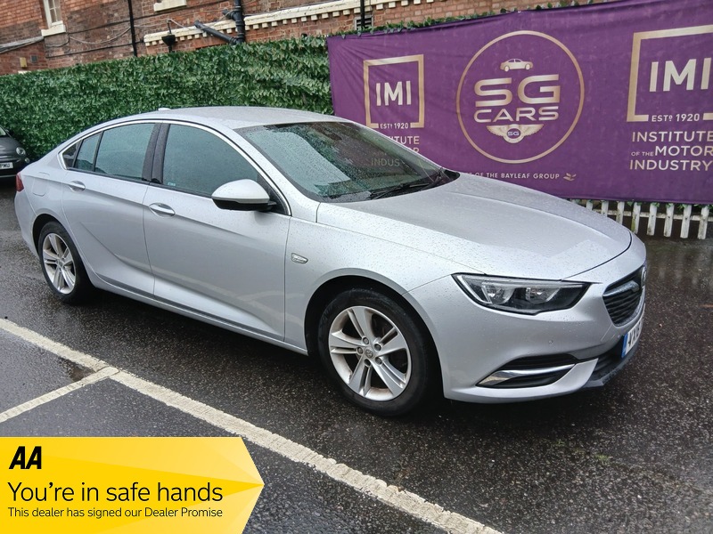 Used Vauxhall Insignia 2018 for sale - 76570739: Photo 1