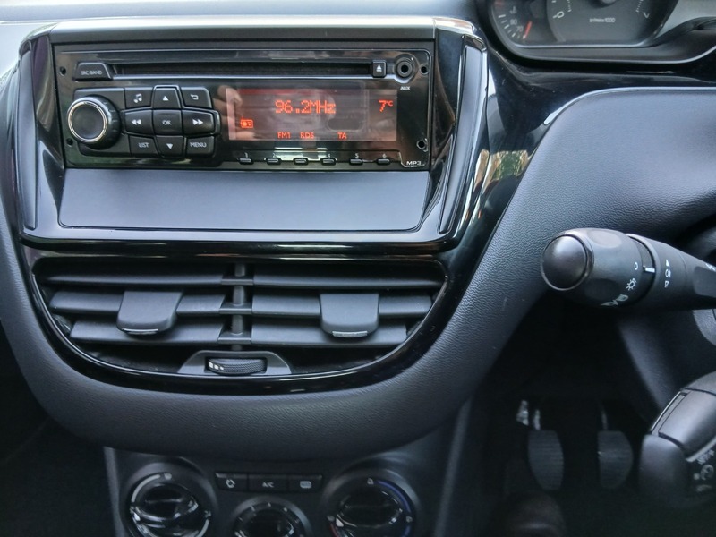 Used Peugeot 208 2015 for sale - 77021744: Photo 15