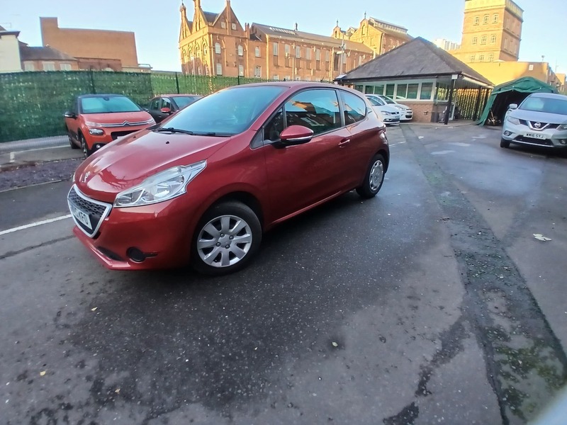 Used Peugeot 208 2015 for sale - 77021744: Photo 2