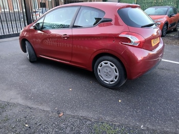 Used Peugeot 208 2015 for sale - 77021744: Photo