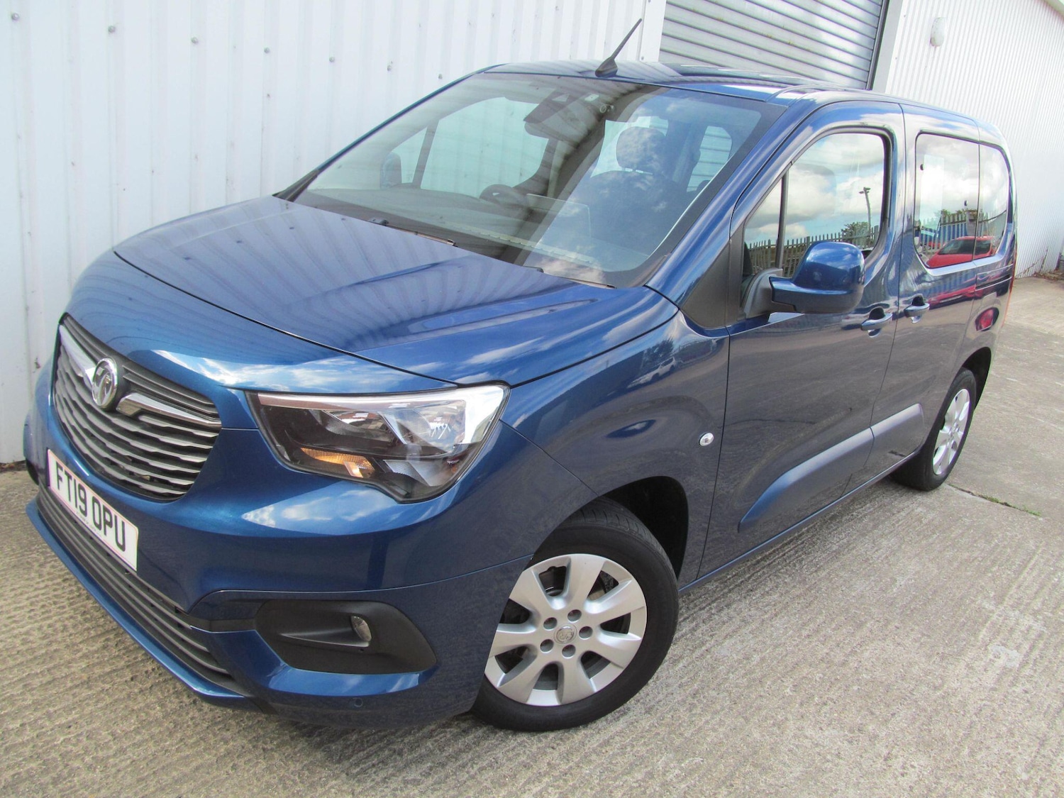 Used Vauxhall Combo Life 2019 for sale - 76988976: Photo 4
