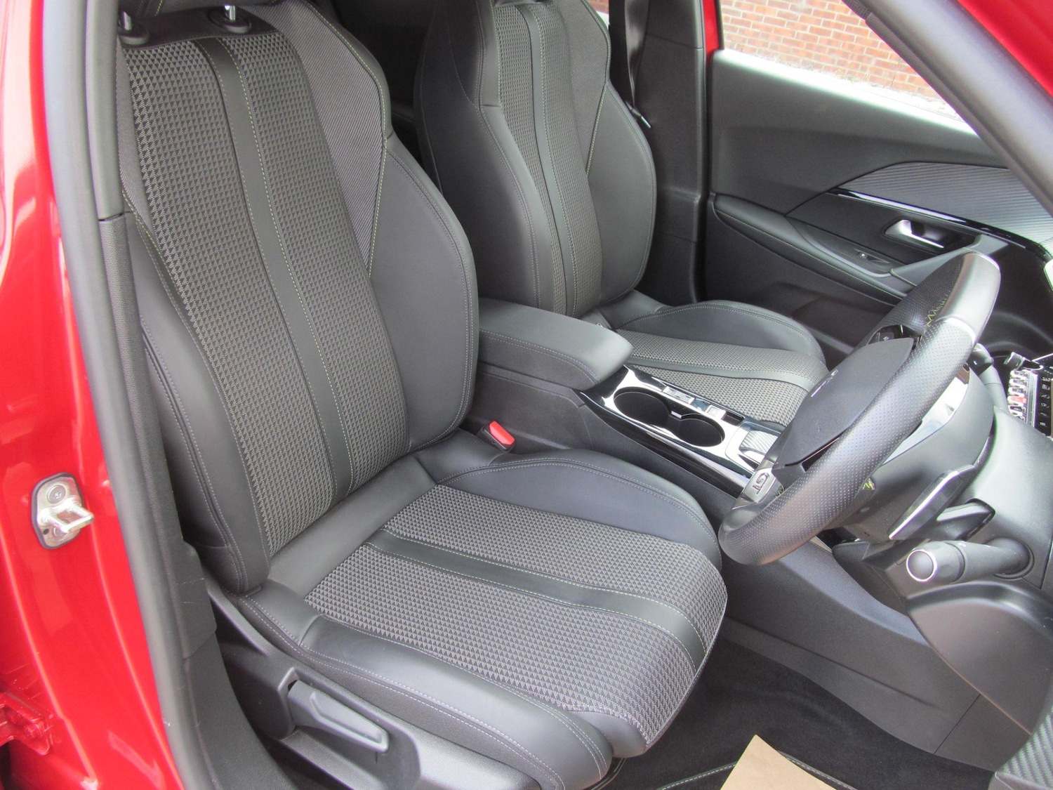 Used Peugeot 2008 2022 for sale - 77163652: Photo 16