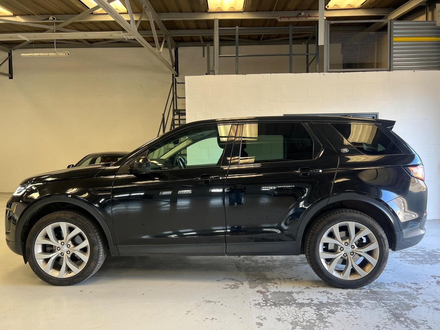 Used Land Rover Discovery Sport 2019 for sale - 77802065: Photo 3