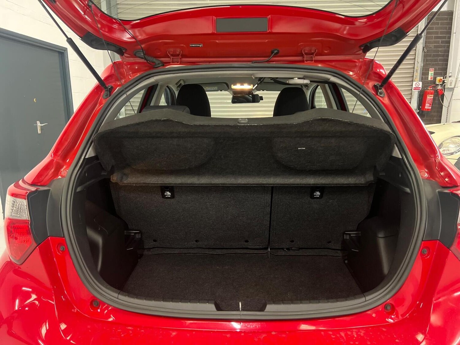 Used Toyota Yaris 2018 for sale - 77802064: Photo 27