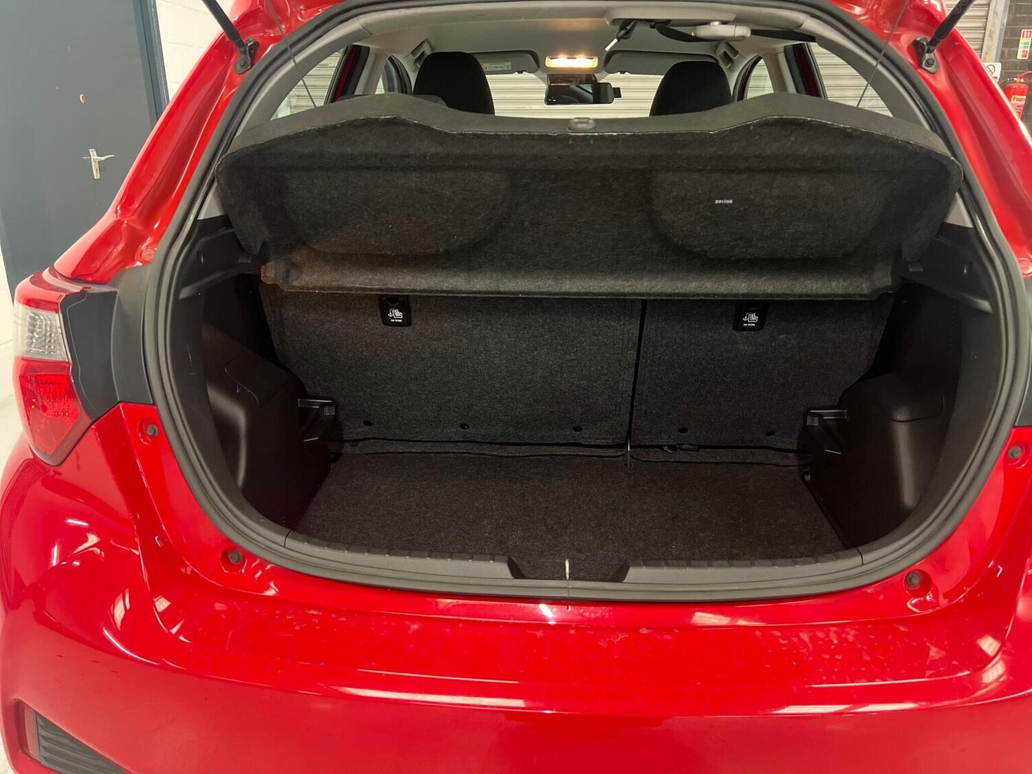 Used Toyota Yaris 2018 for sale - 77802064: Photo 28