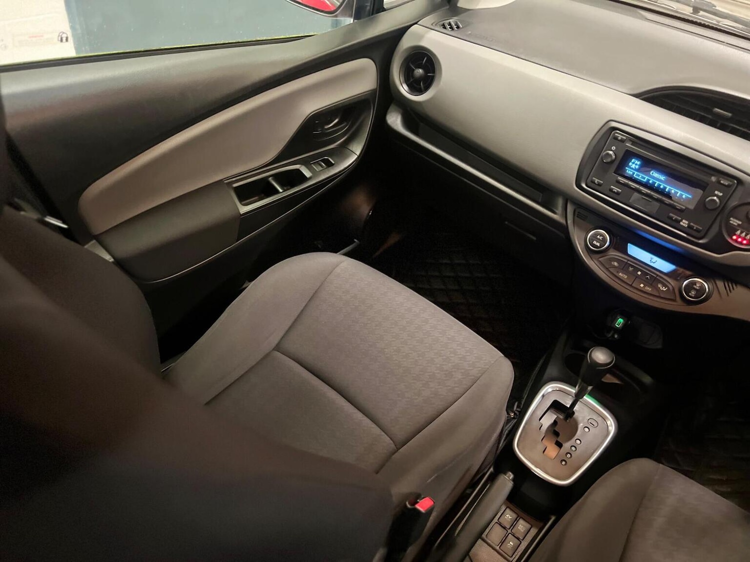 Used Toyota Yaris 2018 for sale - 77937968: Photo 15