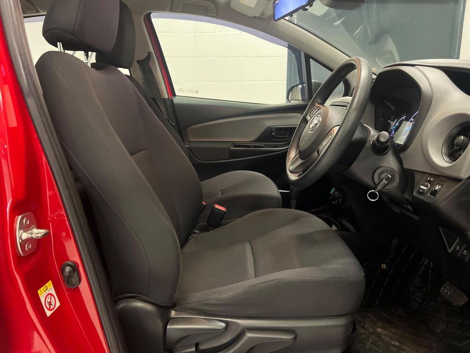 Used Toyota Yaris 2018 for sale - 77937968: Photo 17