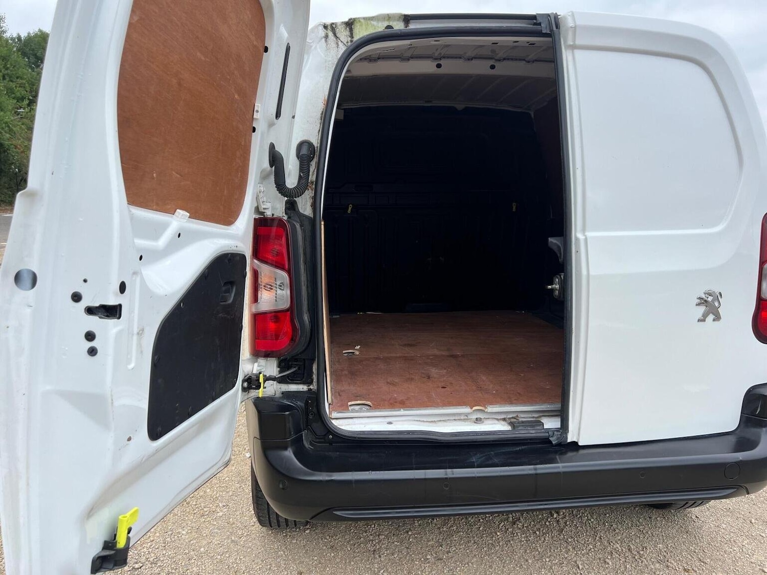 Used Peugeot Partner 2021 for sale - 77802070: Photo 39