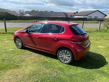 Used Peugeot 208 2017 for sale - 78501742: Photo