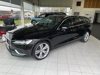 Used Volvo V60 2018 for sale - 77821862: Photo