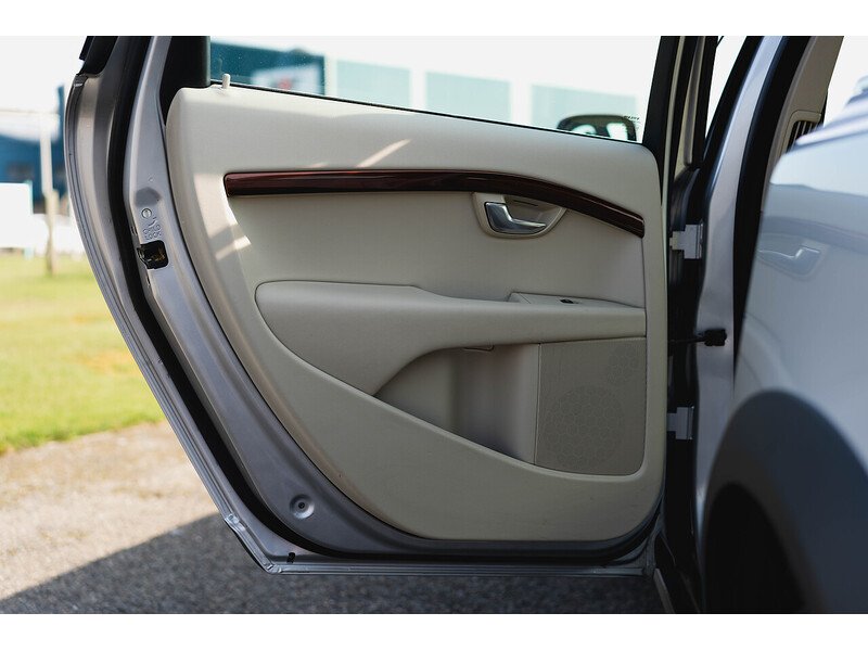 Used Volvo XC70 2011 for sale - 77974515: Photo 25