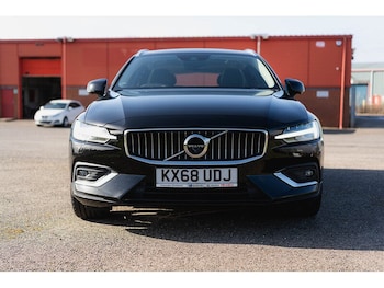 Used Volvo V60 2018 for sale - 78711927: Photo